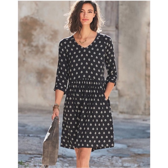 Garnet Hill Dresses & Skirts - Garnet Hill Black Dress with Pockets